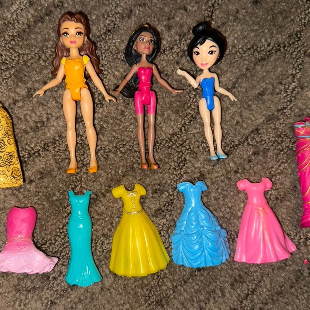 3 Disney Princess 3”-3.5” Dolls & 7 Disney princess Polly Pocket Clip Dresses